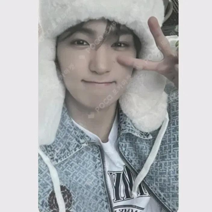 

Меховая шапка для мальчиков Current Generation стоимостью 50 000 вон Poca