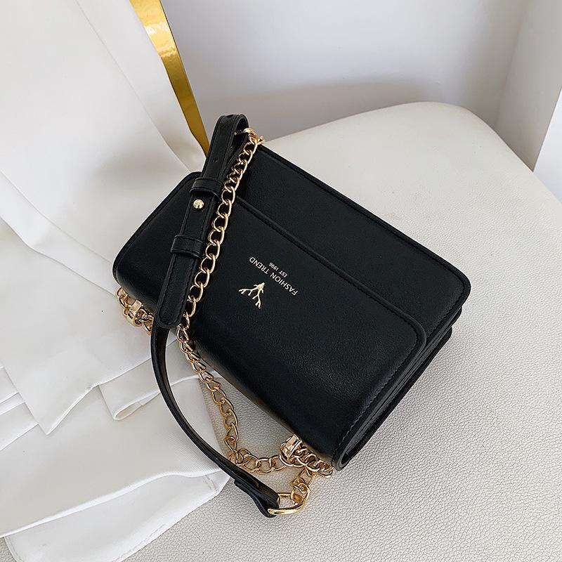2025 Women's Korean Style Shoulder Bag: Simple Design, Chain Strap, Small Square Messenger Bag