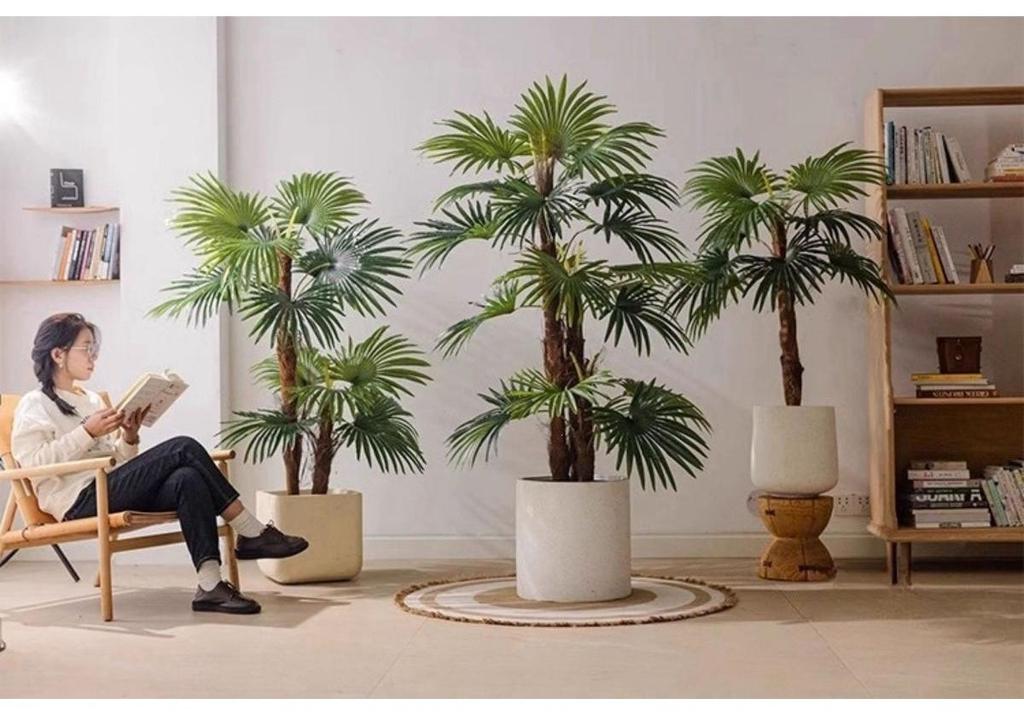 Indoor Artificial Fan-tailed Palm Tree: Large Green Potted Plant for Living Room Decoration