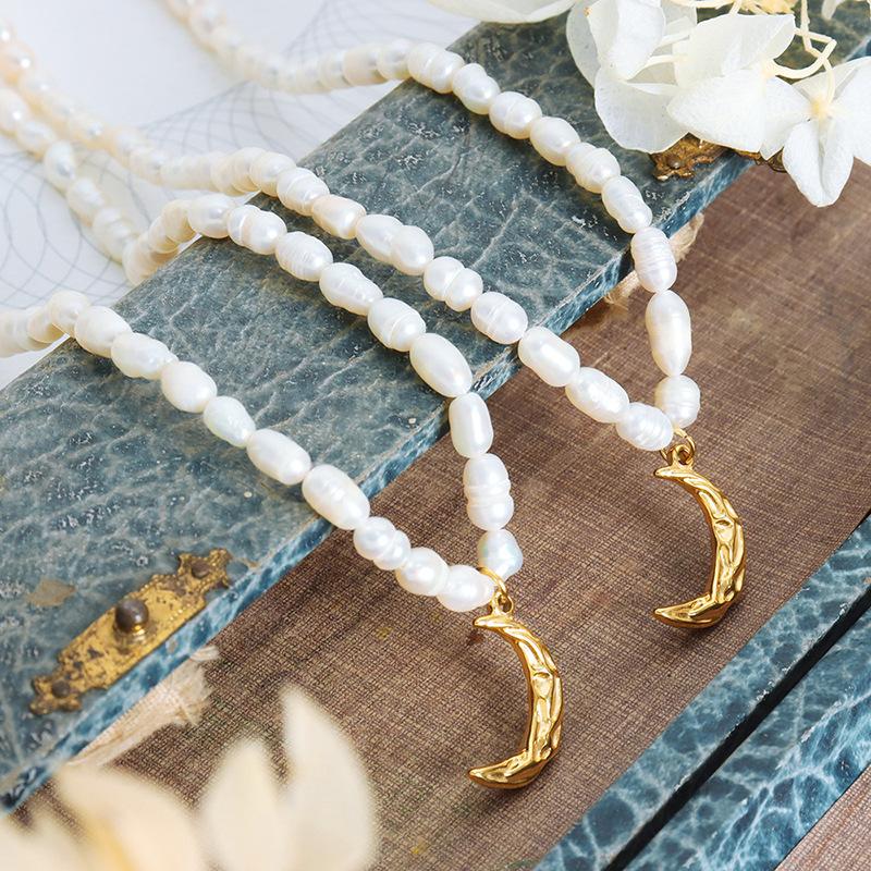 Crescent Moon Titanium Steel Pendant Natural Freshwater Pearl Necklace Western Empress Dowager Vintage Temperament Versatile Clavicle Chain Jewelry