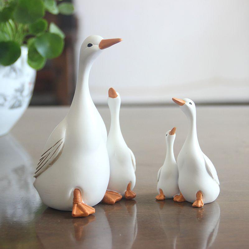 1Pc Large, Medium And Small Landscape Duck Mother And Duckling Decorations Pastoral Simulation Resin Duck Decorative Statues