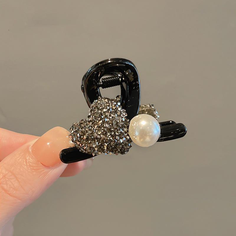 

2024 Заколка для волос «Акула с цветком» высокого класса: Улучшенная маленькая заколка-краб для челки и головных уборов