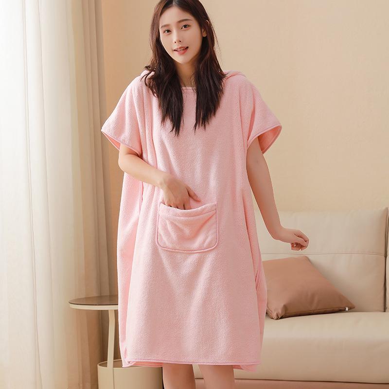 Capybara Coral Fleece Hooded Bathrobe: Absorbent, Quick-Drying, Warm - for Adults & Children