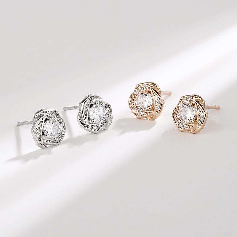 Orecchini Dazzling Heart in Argento Sterling s925 Stile Mori per Donna - Design Versatile di Alta Gamma per l'Estate 2025