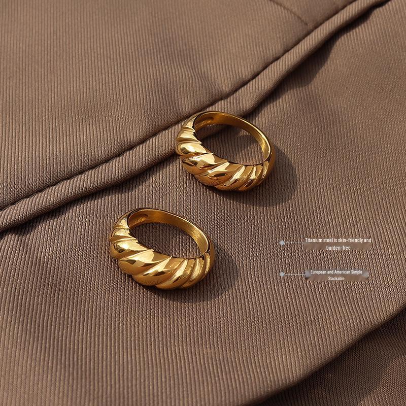 Geometric European-American Retro Ribbed Wave 18K Gold Titanium Steel Pinky Ring, A157