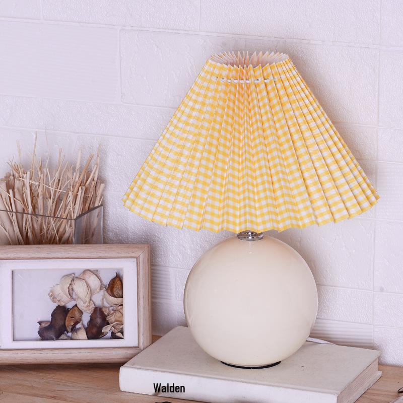 Retro Ceramic Pleated Table Lamp - Mid-Century Style for Bedroom or Wedding Decor