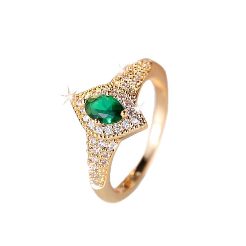 Retro famous style exquisite texture inlaid with emerald edge white diamond ring retro luxury