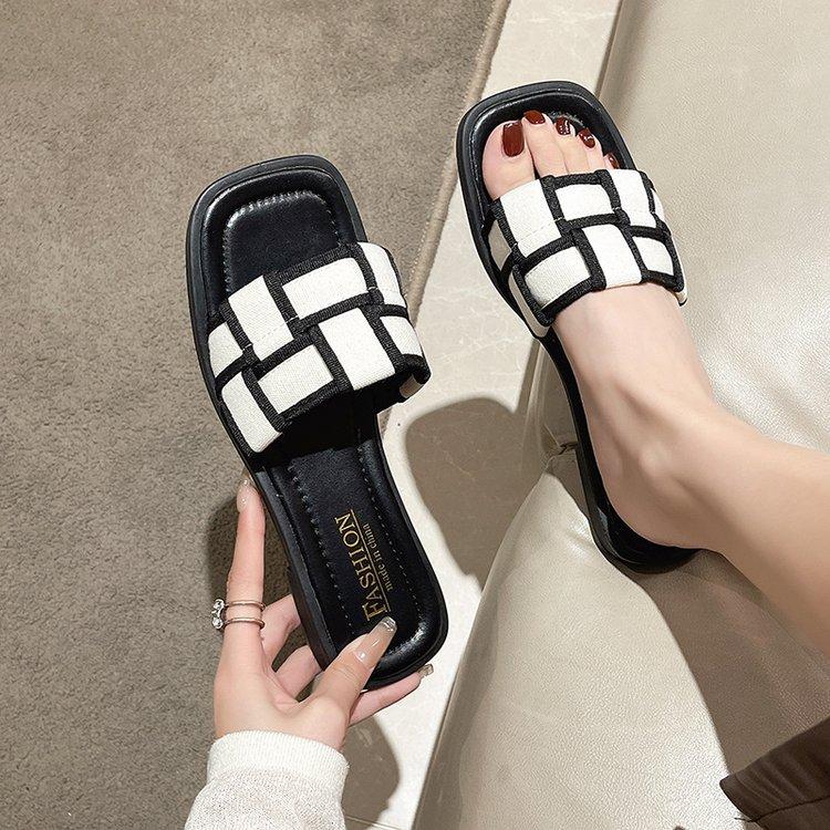 Black and White Plaid Slippers Women's Outer Wear 2024 Summer New Korean Version One-word Drag Flat Beach Shoes Sandals Women's Shoes