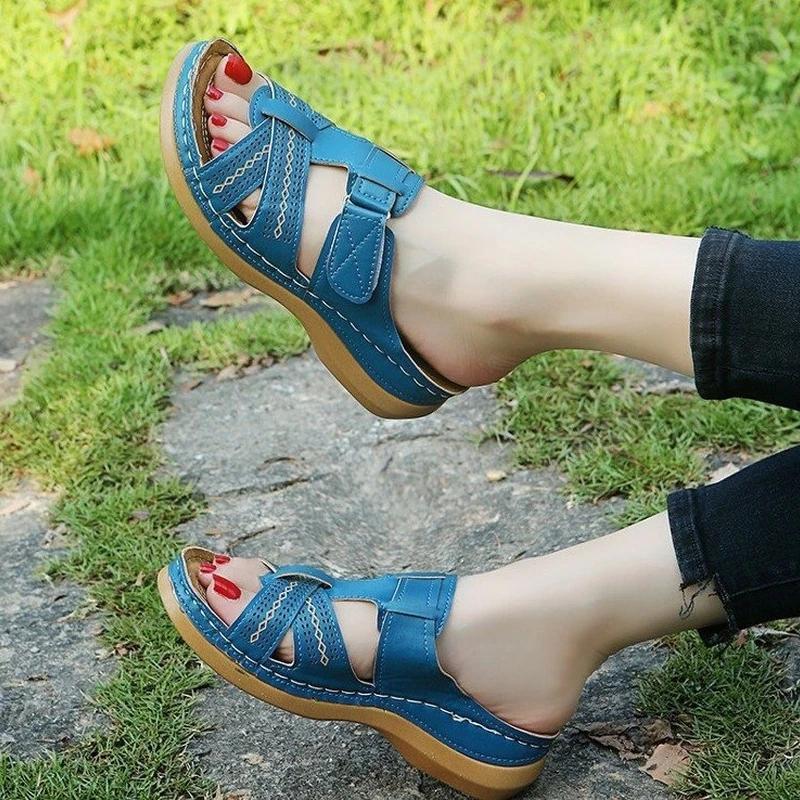 2025 Sommar Kvinnor Kilsandaler Premium Ortopediska Öppen Tå Sandaler Vintage Halkfri Läder Casual Kvinnliga Platåskor Retro
