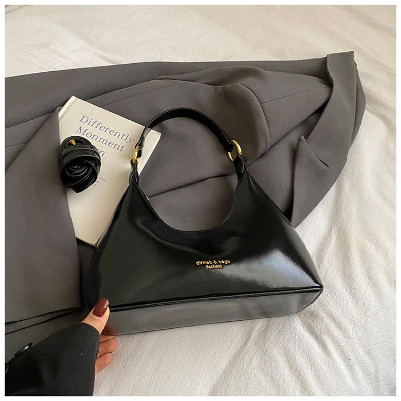 Fashionable Oil-wax Leather Hand-held Crescent-shaped Bag, A High-end Retro Niche Single-shoulder Crossbody Bag