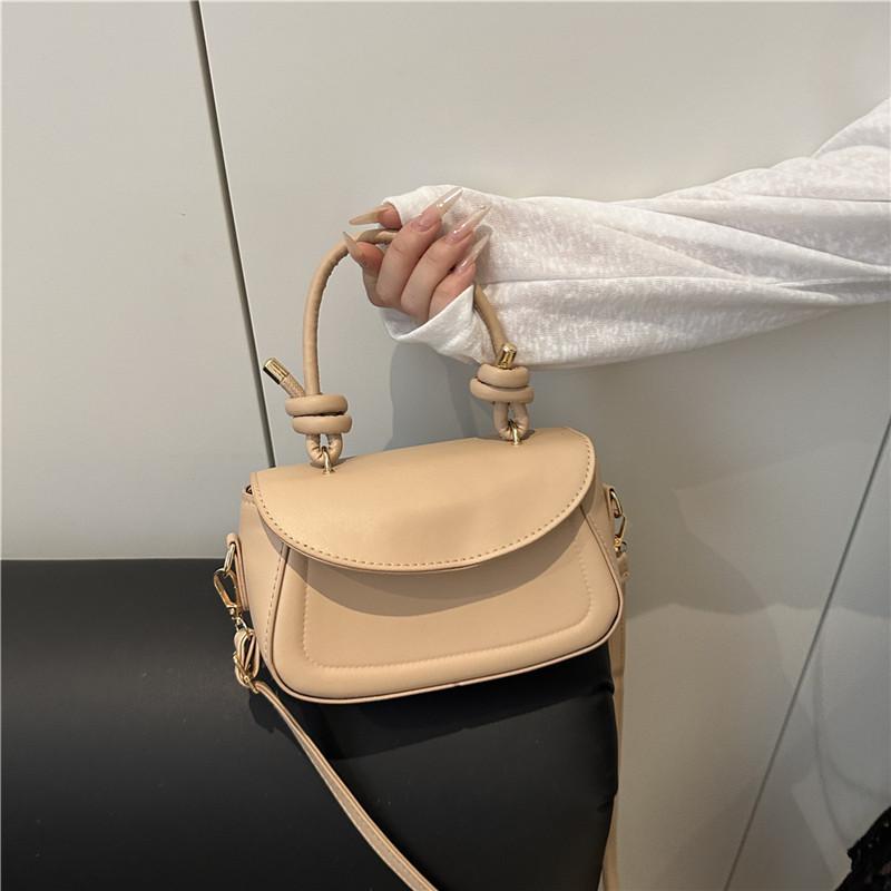 High-value solid-color handbag 2025 summer new niche design versatile ins high-end messenger bag square bag