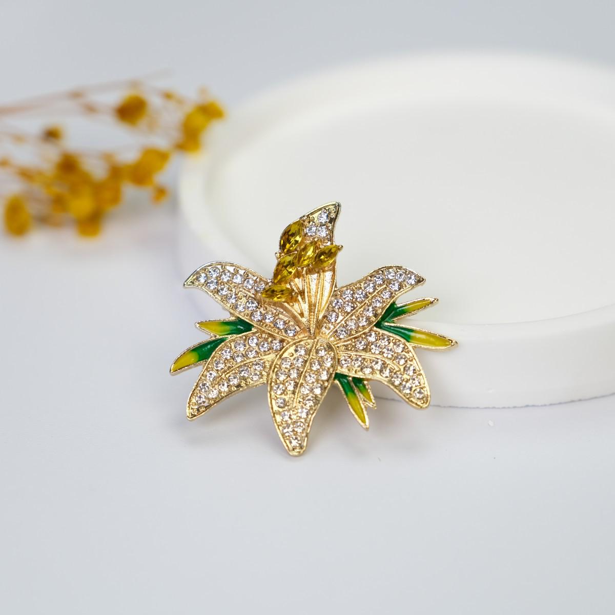 

Luxurious Chinese Floral Lily Rhinestone Brooch - Exquisite Versatile Lapel Pin