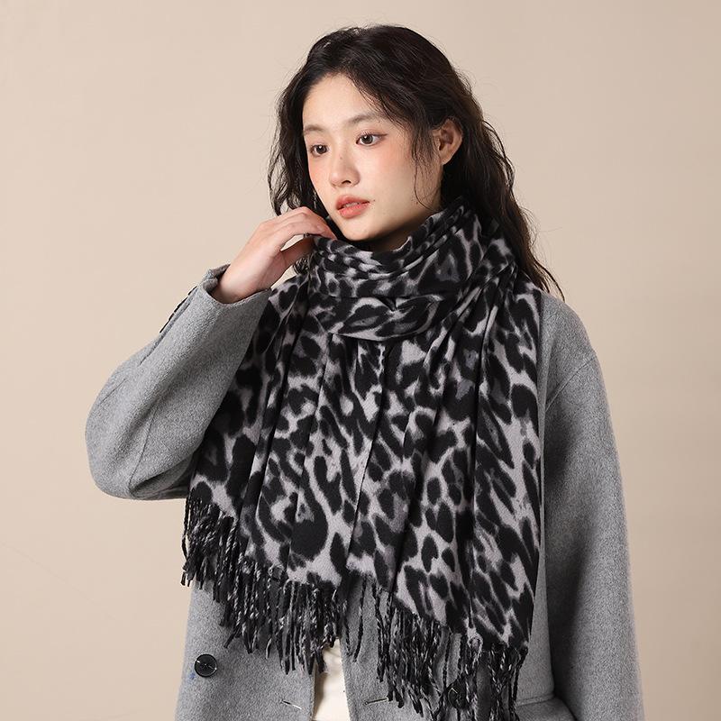 Retro Leopard Print Imitation Cashmere Fringed Scarf Women's Winter New Millennial Spice Girl Shawl Thickened Warm Scarf