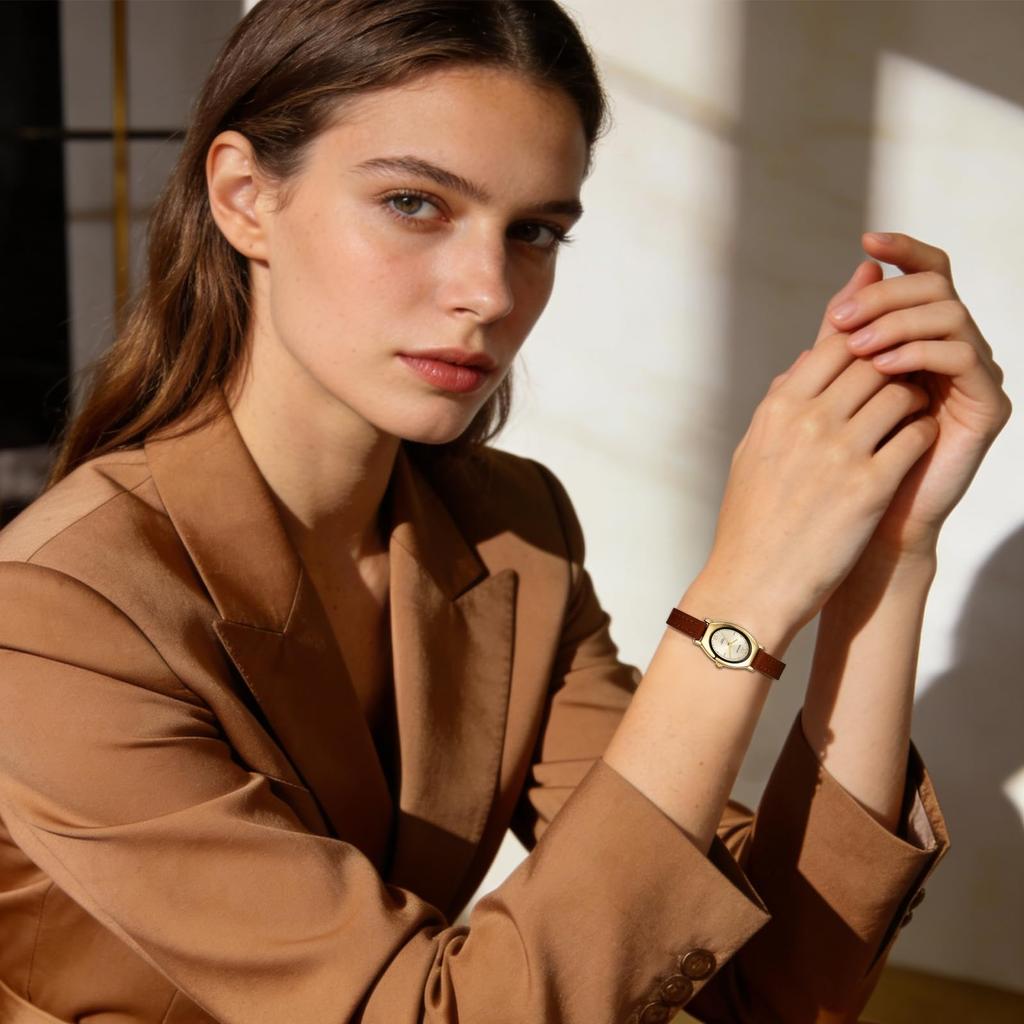 Women's Watch Leather Strap Waterproof Bracelet Roman Numerals Analog Display Antique Fashionable Quartz Casual Business Fashion Accessory -