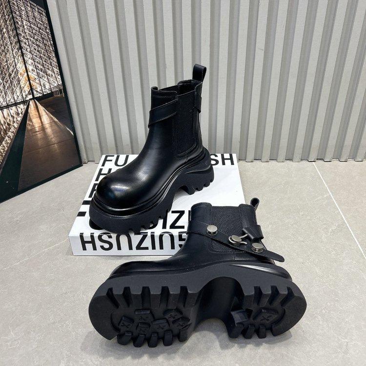 Autumn muffin platform short boots 2025 versatile new belt buckle Chelsea cigarette single boots heightening Martin boots women