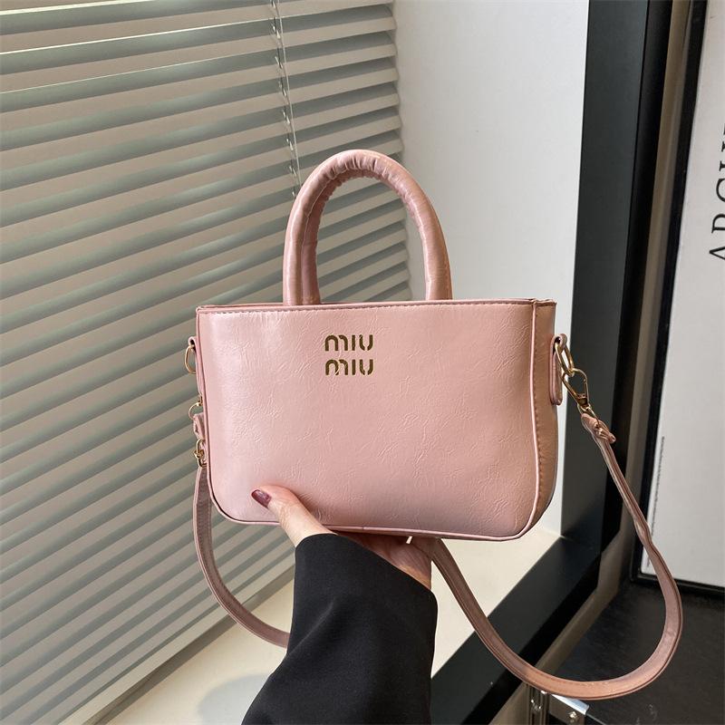 Kabelka módní všestranná a krásná jednoduchá taška přes rameno messenger nová ležérní dojížděcí dámská taška