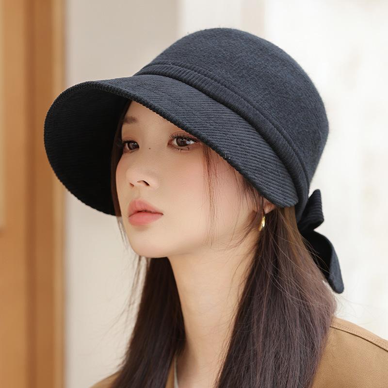 

Корейская версия новой осенне-зимней шляпы для женщин с широкими полями, делающая лицо маленьким, бейсболка с маленьким козырьком, повседневная универсальная куполообразная шляпа, шляпа-котелок с бантом One Size