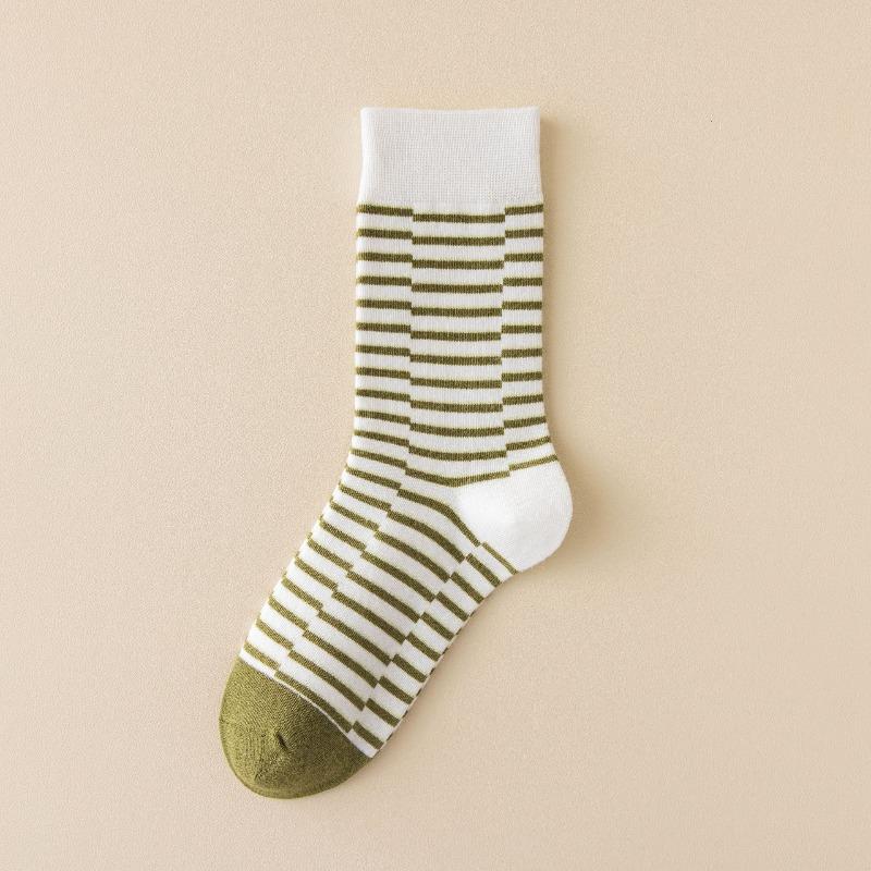 Women's Autumn and Winter Striped Mid-calf Socks, Cotton Sweat-absorbing Boneless Pile Socks, College-style Women's Socks