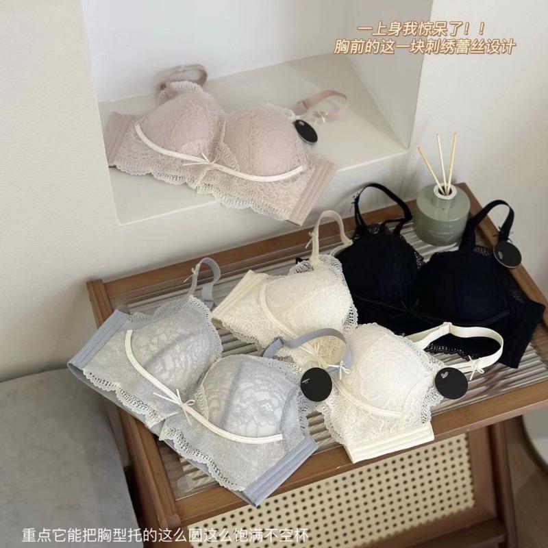 Underwear women's small breasts gather and show a large thickened cup, close the breasts, anti-sagging adjustment type sexy bra cover