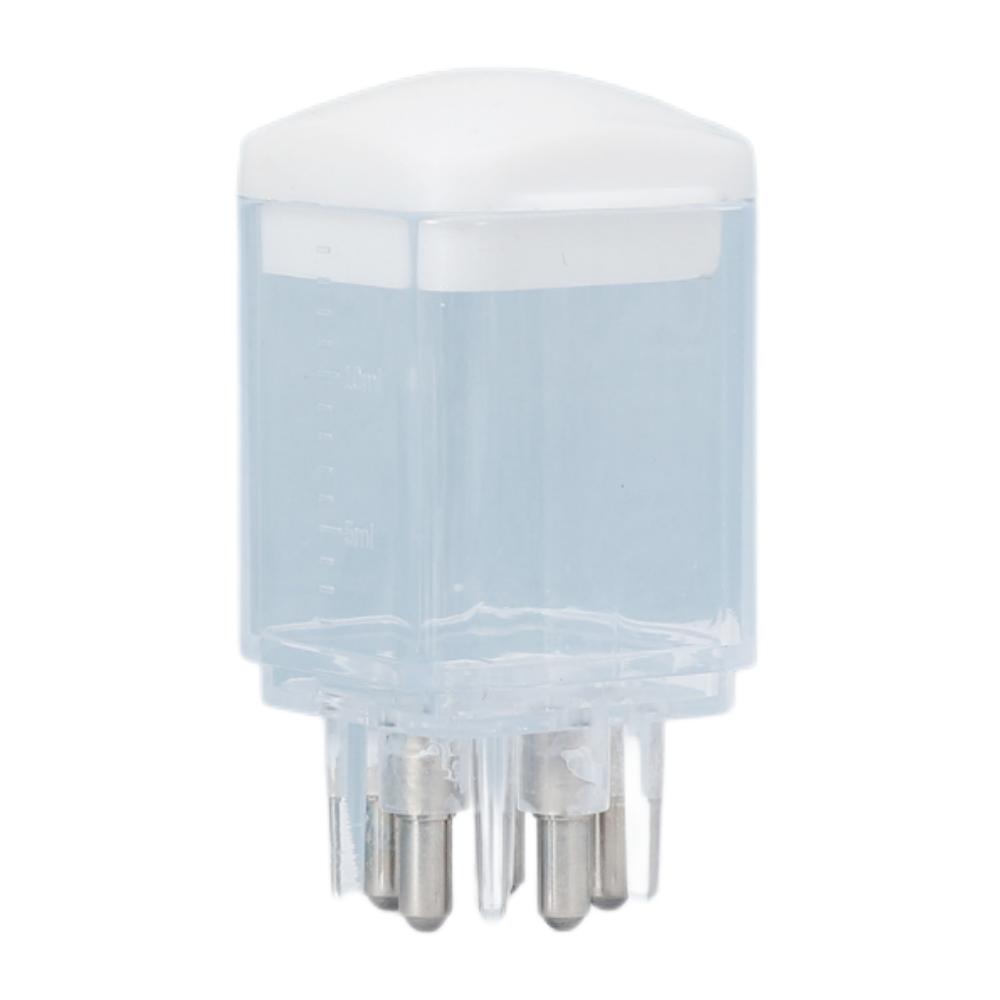 

Многофункциональный аппликатор небольшой и тонкий, его легко носить с собой. белый