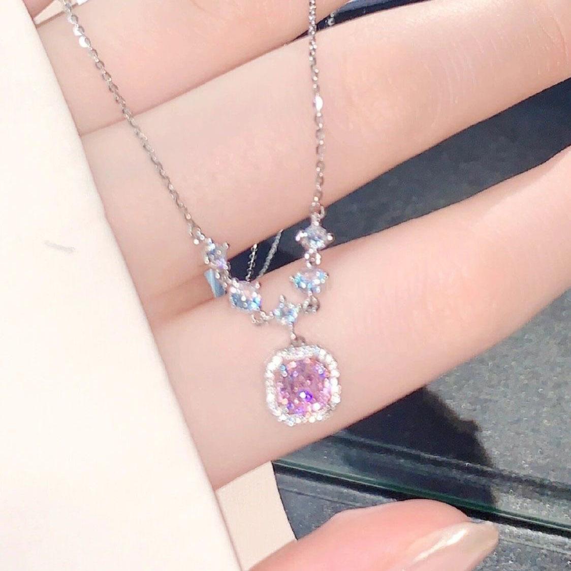 

Luxury Shiny Geometric Square Pink Crystal Pendant Nrcklace for Women Charm Enfashion Copper Color Zircon Collar Zircon Gift