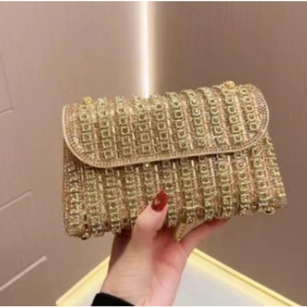 Xiaoxiang Feng Shui Diamond Chain Small Square Bag Women's New High End Diamond Studded Mobile Phone Bag Fashion Underarm Bag