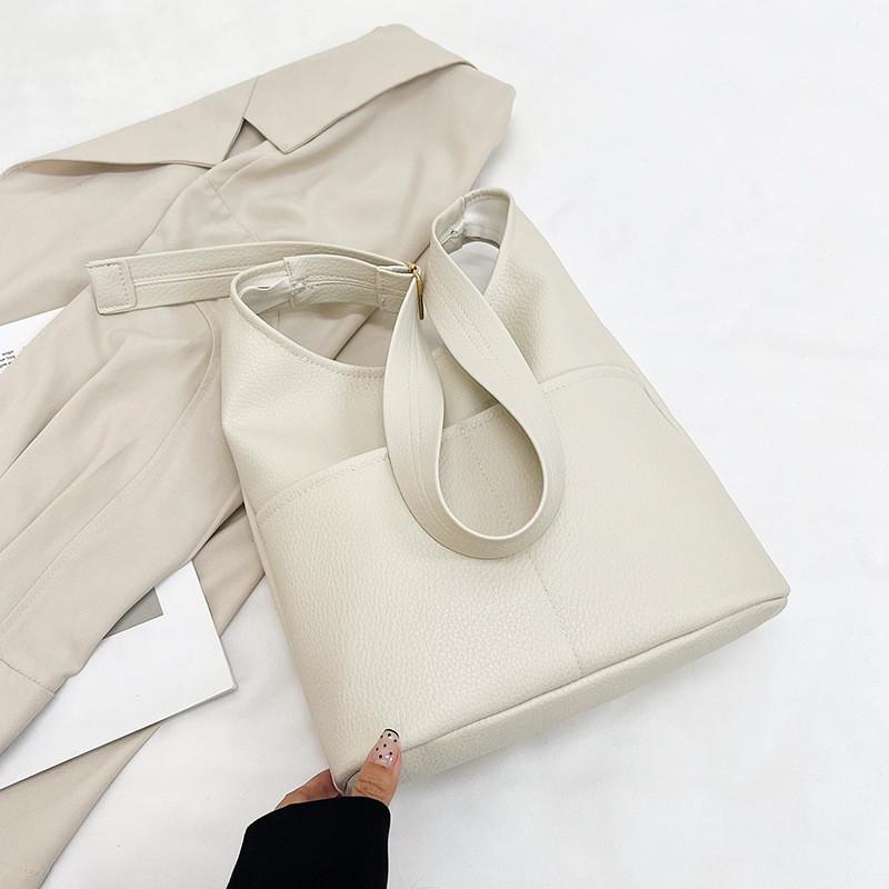 Stylish Vintage Women's Shoulder Bag Trendy Tote For Fall With Large Capacity And Unique Design