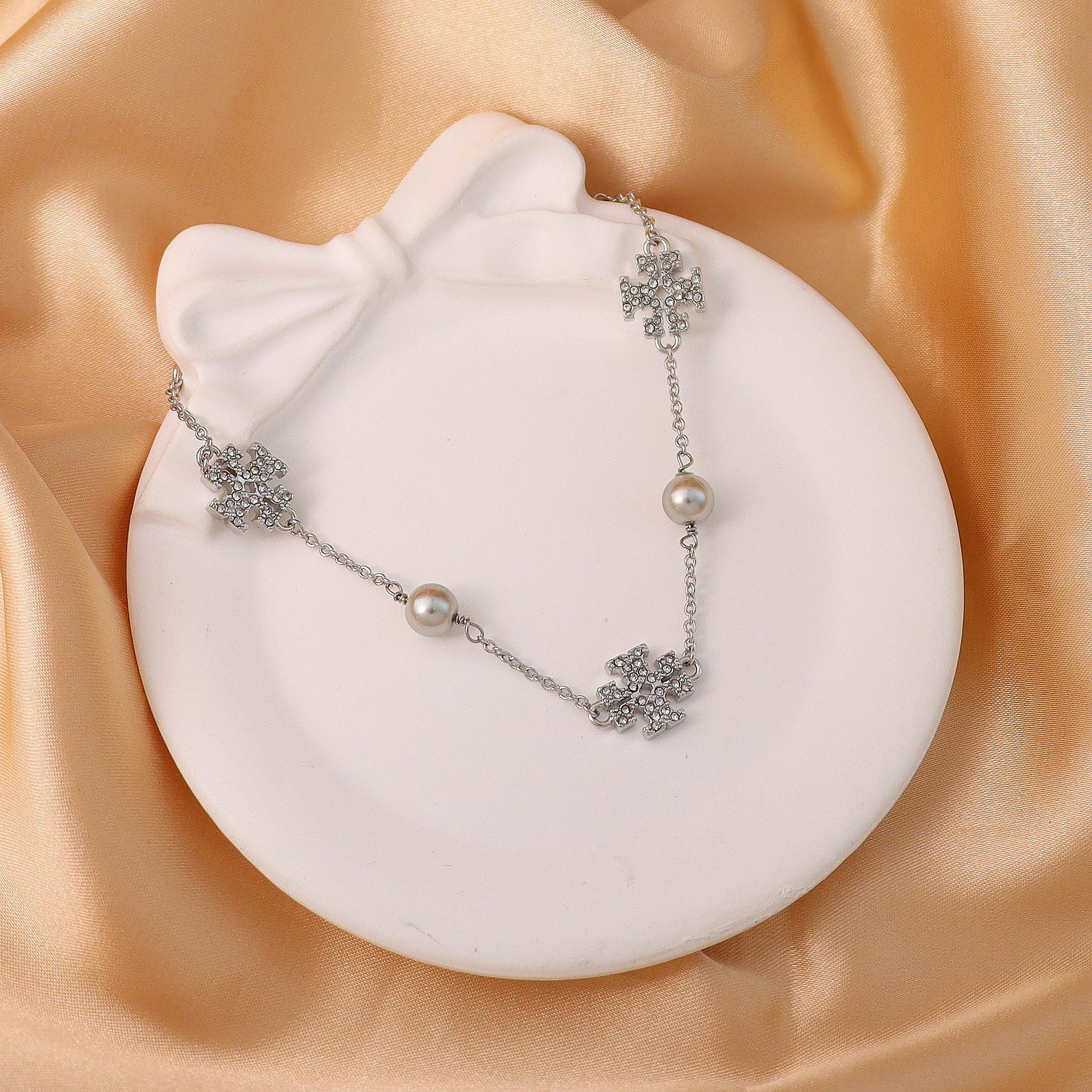 Элегантный женский браслет TB: Позолоченная медь, циркон и жемчуг - Дизайн в стиле легкой роскоши