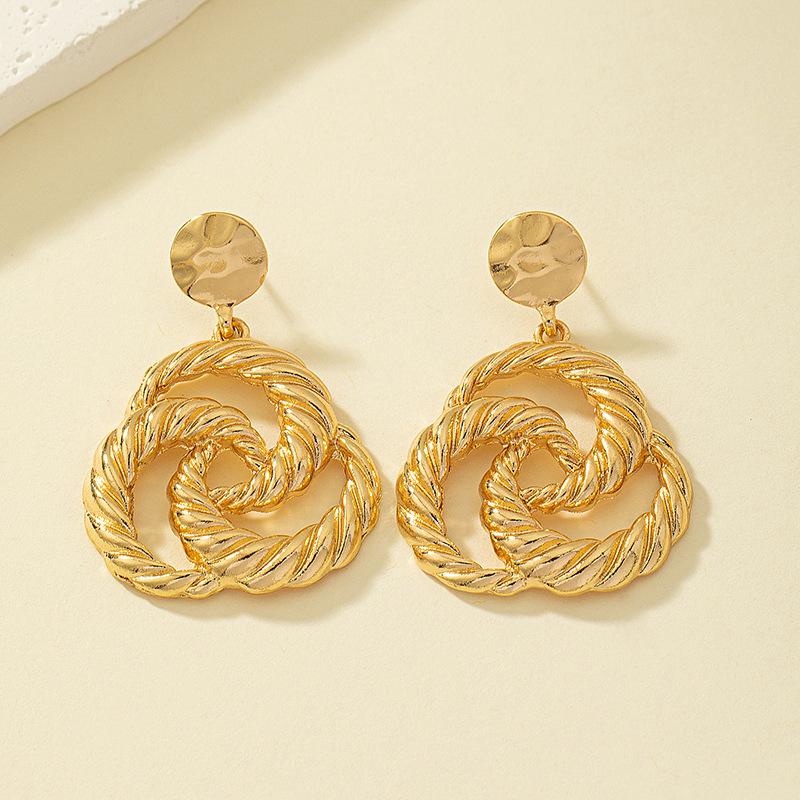 Niche Design Twist Geometric Circle Earrings for Women Korean Style Internet Celebrity Cold Style Fashion Retro Earrings Earrings