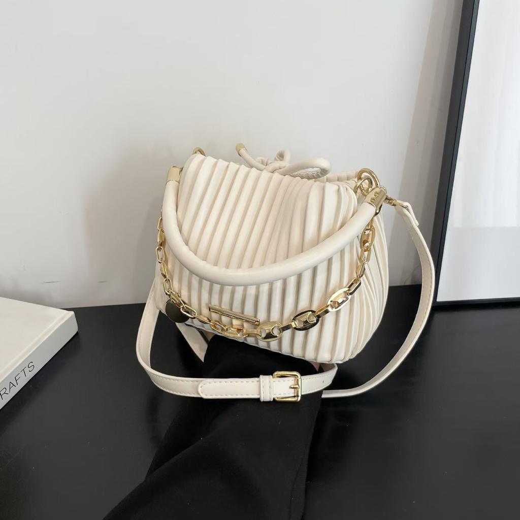 High Sense Niche Bucket Women'S Bag Wrinkled Foreign Style Messenger Bag Hand Carry Women'S Bag