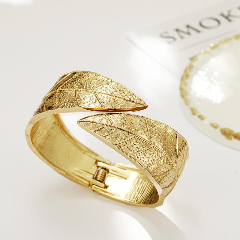 Bracelet Leaf Natural Wind Bracelet Exaggerated Opening High End European and American