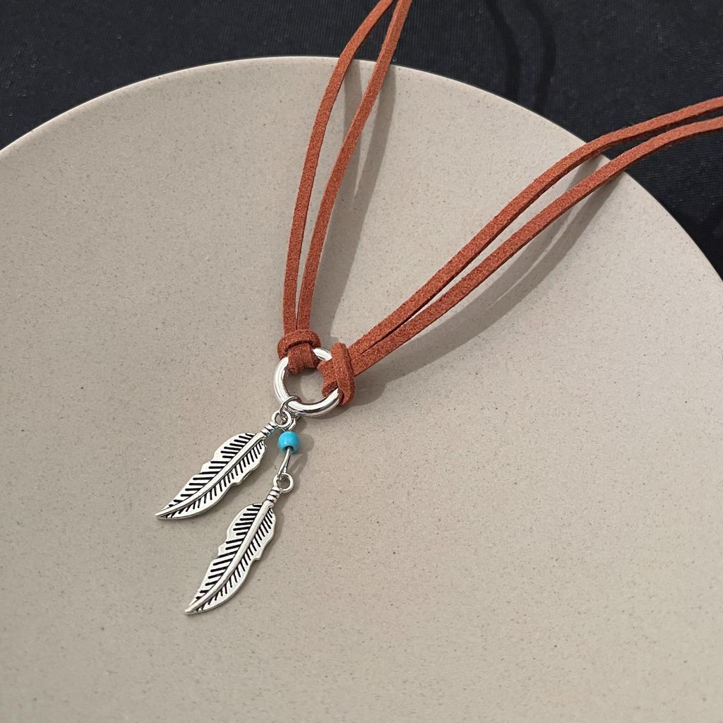 Ethnic Style Feather Woven Fringed Necklace Retro Metal Pendant Bohemian Sen Simple Item Decoration
