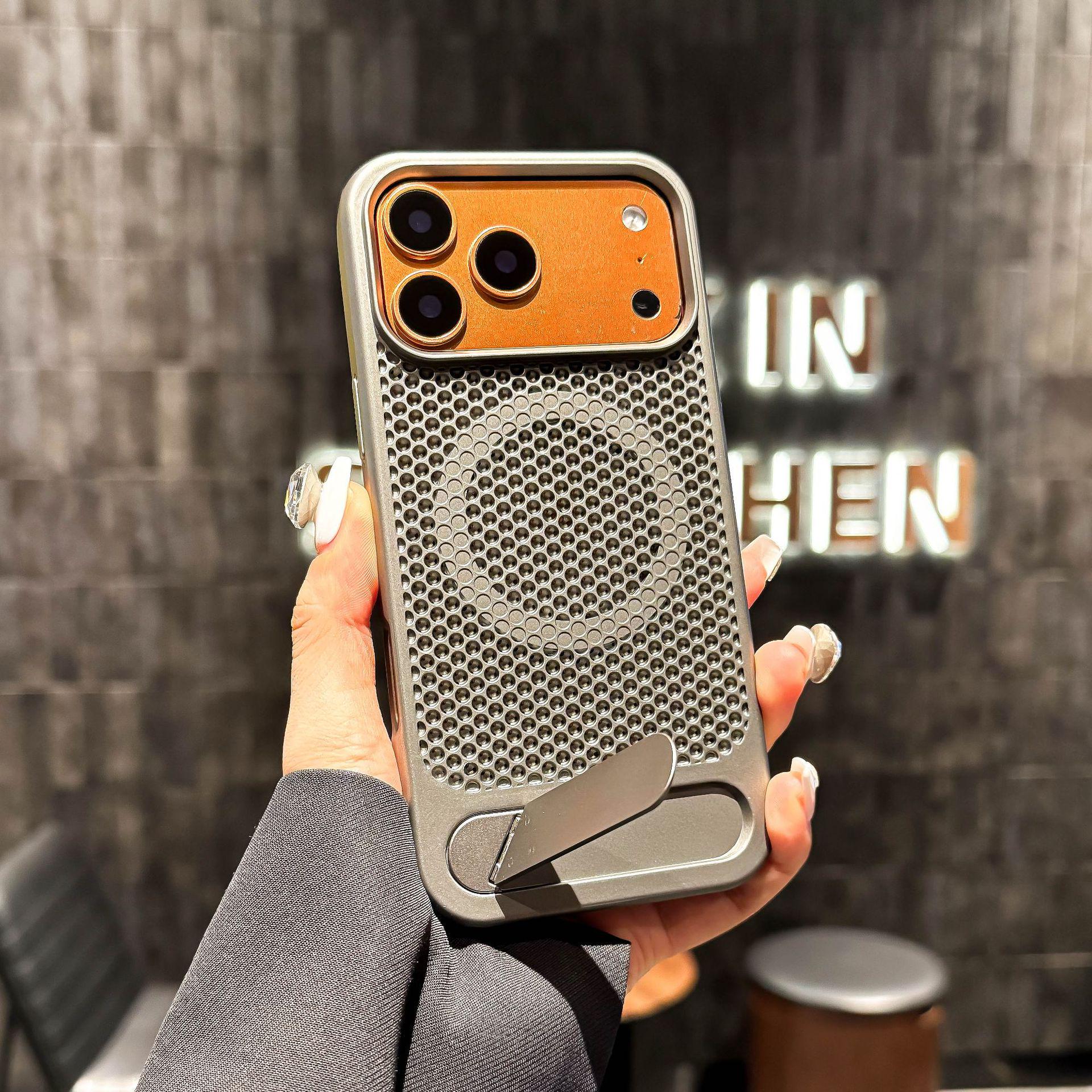 

Magnetic Honeycomb Heat Dissipation Case for iPhone 14/15/16/17 Pro Max 16 Pro серый