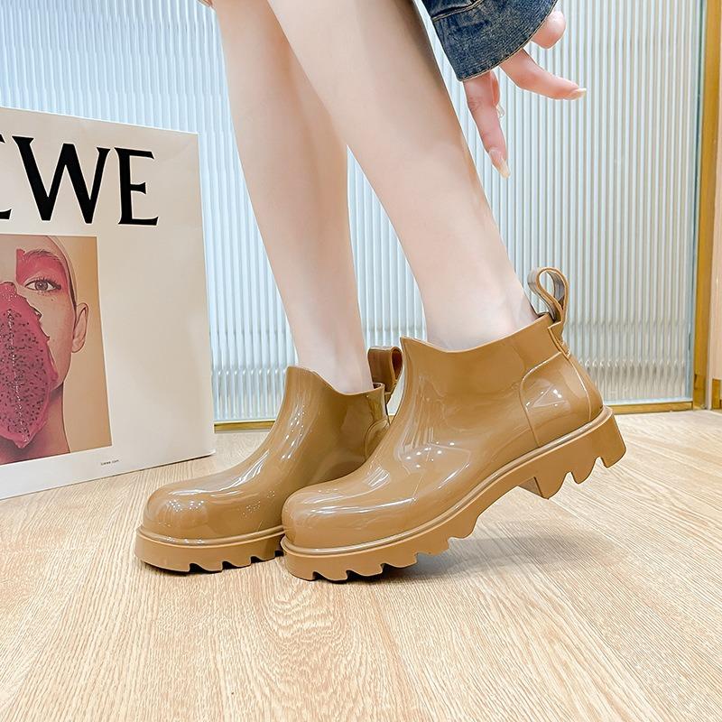 Rain shoes women's summer non-slip low-top water shoes water boots short rain boots car wash shopping trend shoes rubber shoes