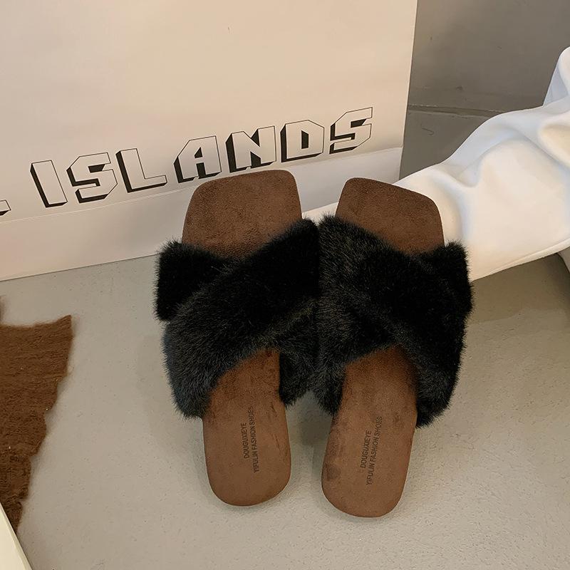 Women's Plush Cross Strap Slippers - Fashionable Flat Bottom for Fall/Winter 2025