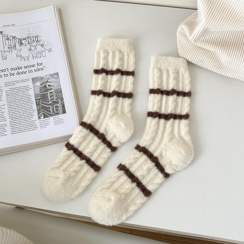 Dámské sametové ponožky s kávovým pruhem - Silné, měkké středně vysoké pro podzim/zimu