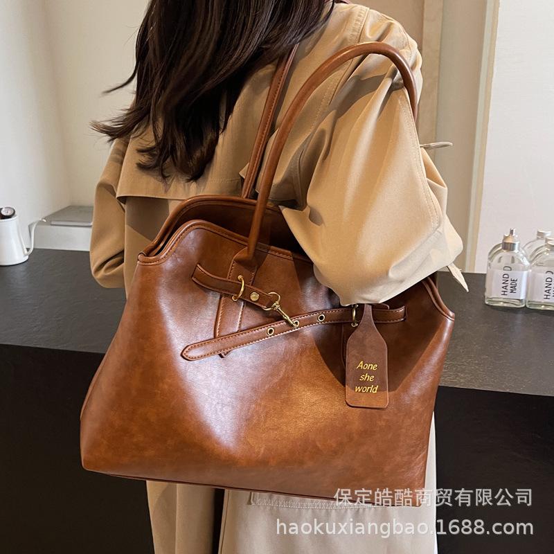 Retro bag women's large capacity 2025 new autumn and winter versatile casual shoulder bag simple work commuter tote bag