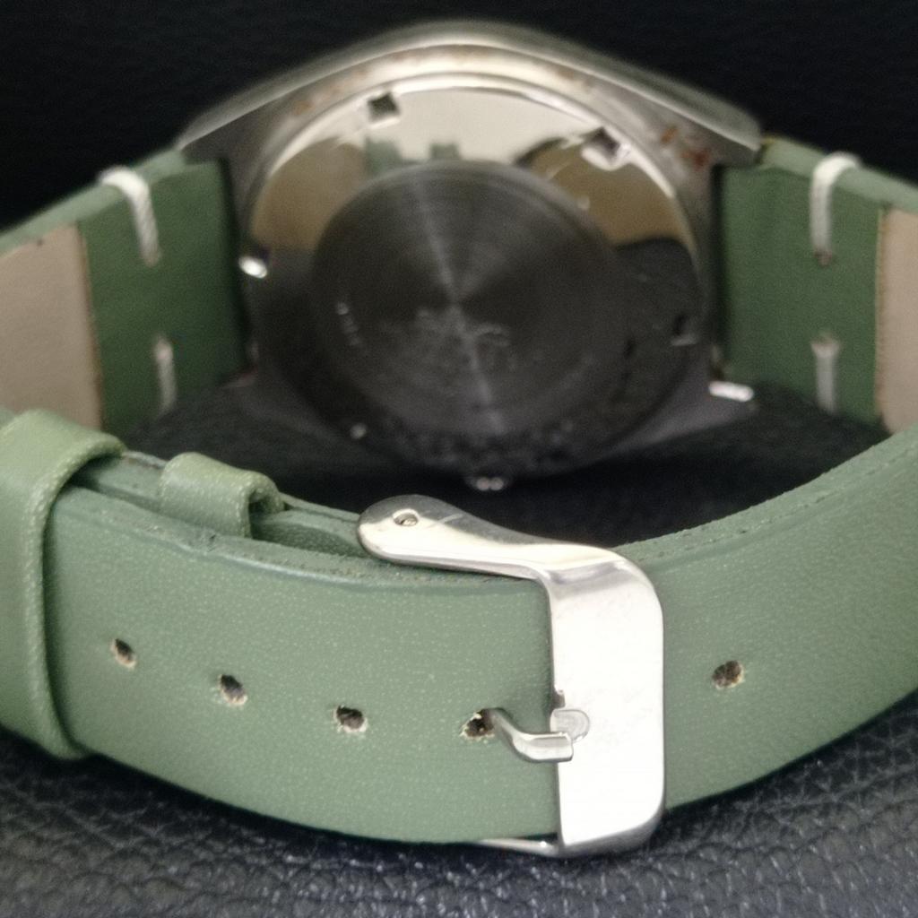Seiko 5 AUTOMATIC VINTAGE JAPAN MENS GREEN COLOR DIAL WATCH A701561-5 R206b-a701561