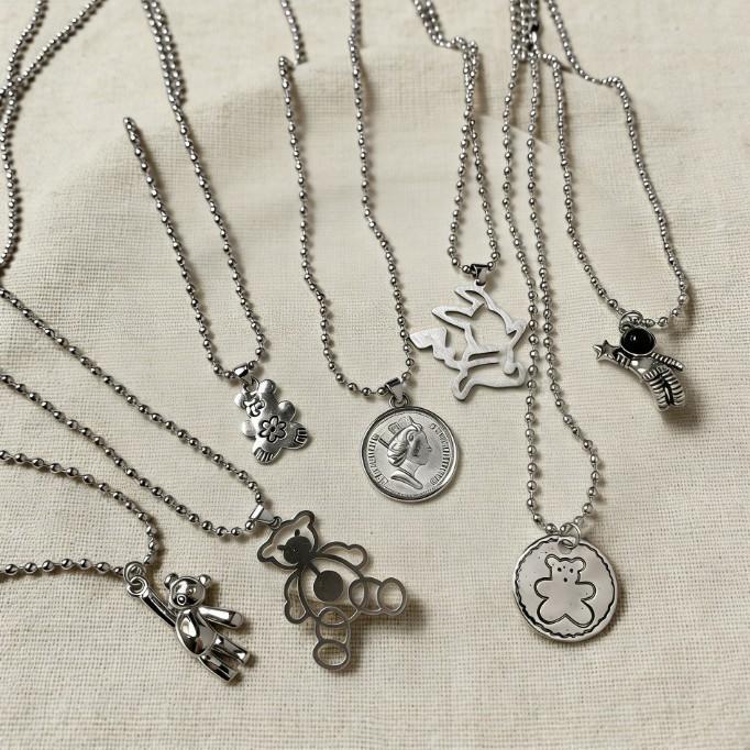 Sweet Cool Bear Series Metal Necklace Simple Retro Round Brand Pendant Versatile Niche Design Clavicle Chain
