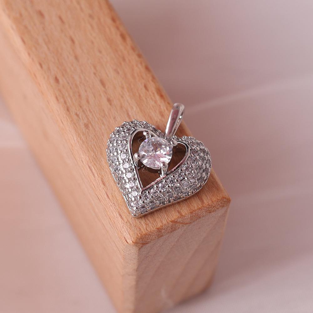 Dual-Color Rhinestone Heart Pendant Necklace - Luxurious Gold & Silver Accessory