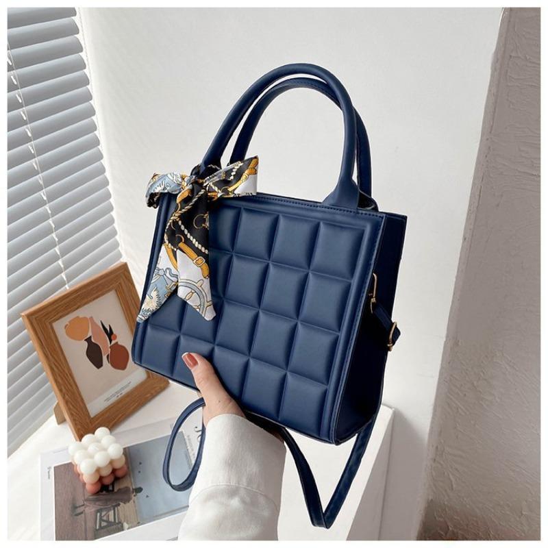 Textured Largecapacity Underarm Handbag Bag Women's Spring and Summer New Trendy Fashion Messenger Portable Tote Bag