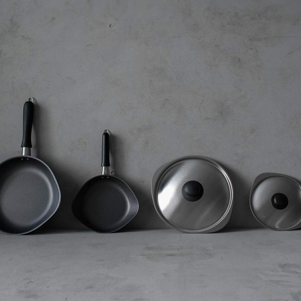 Sori Yanagi Iron Frying Pan with Nitriding and Double Fiber Tsubame Sanjo Designed To Prevent Sticking with Textured Surface Rust-resistant Non-stick