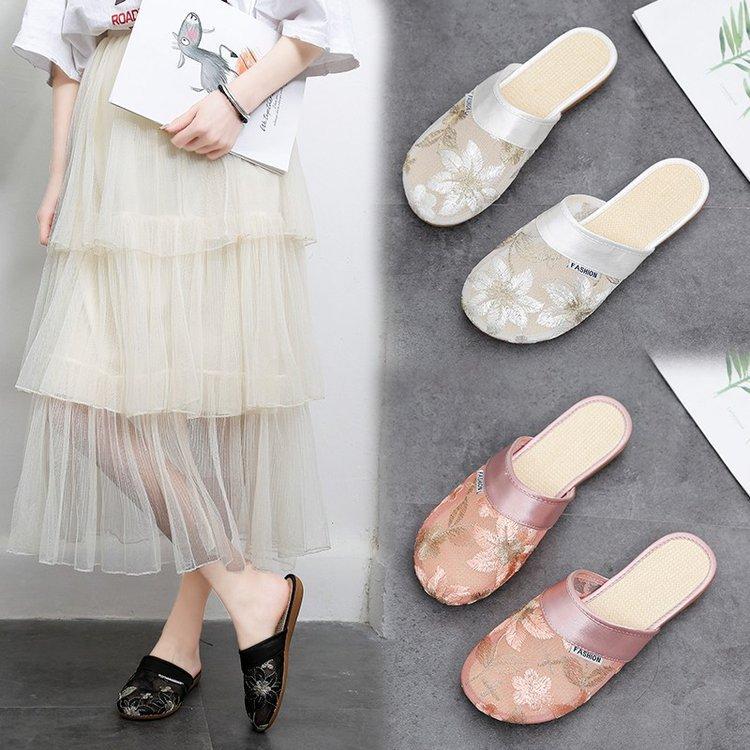 Fashion Women Summer Slippers Baotou Chinese Embroidery Flowers Sandals Ladies Casual Flip Flops National Indoor Outdoor Shoes