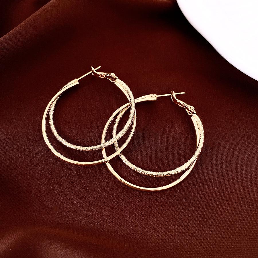 Vintage Pearl Round Earrings: Retro, Versatile High-End Studs with Fashionable Design and Elegant Temperament.