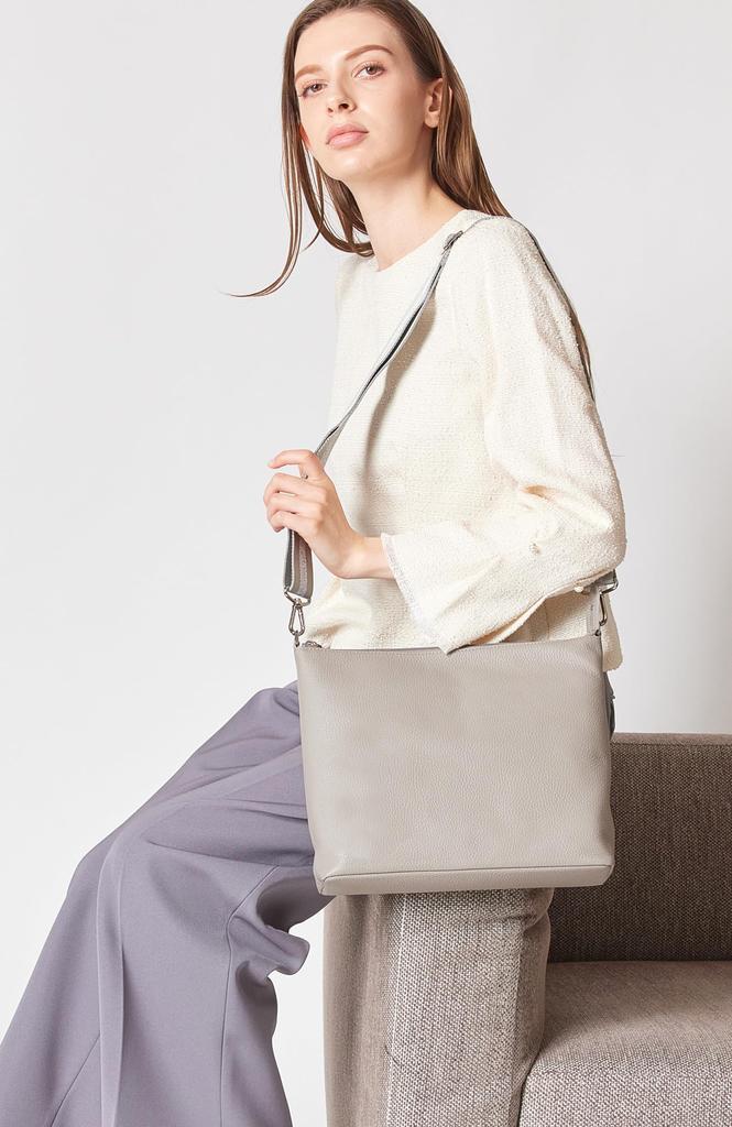 Salon de Alphard Genuine Leather Shoulder Bag for Women, Lightweight, Crossbody, Horizontal, Compact, Elegant, Stylish, Japanese Brand, Perfect for