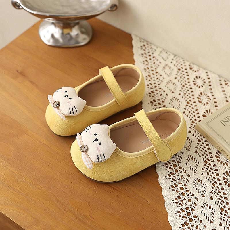 2026 Versatile Cartoon Baby Velcro Shoes: Soft Sole Outdoor Spring Fashion for Kids