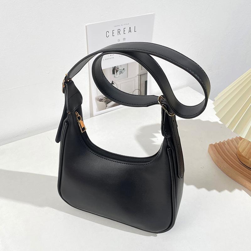 

Versatile Women s Bag, Retro Single-shoulder Bag, Fashionable Wide Shoulder Strap Crossbody Bag чорний