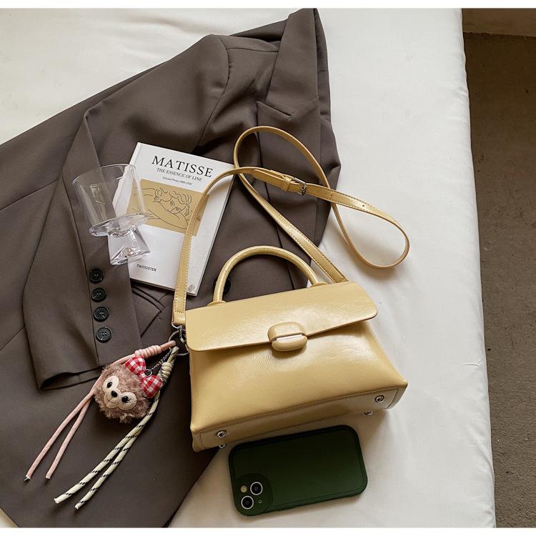 This Year, the Popular Hand-carried Fashionable and Versatile Shoulder Small Square Bag, the New Popular Simple Casual Korean Version of the Niche Me