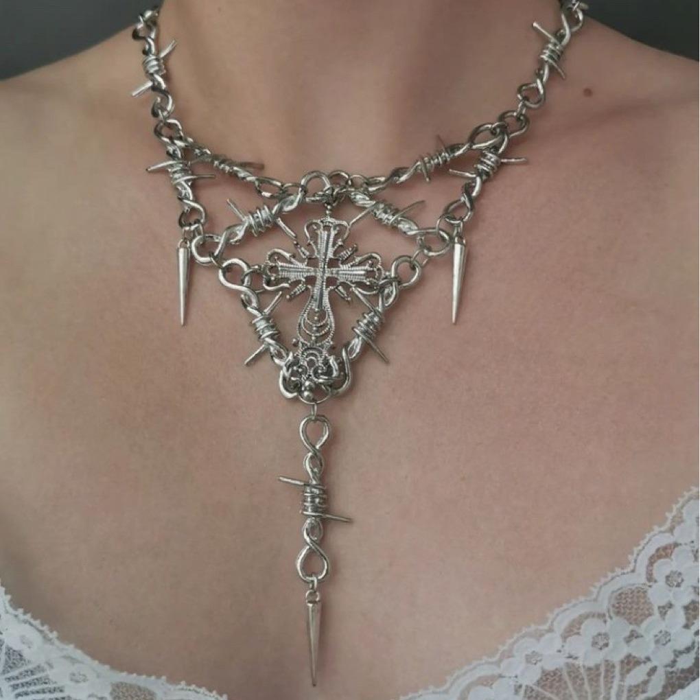 

Trendy Thorn Cross Pendant Chain Necklace For Women Perfect For Stylish Everyday Wear