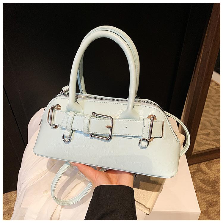 

Internet celebrities with the same 25 new Korean version niche design belt buckle shell bag trendy handbag shoulder messenger women s bag зелений